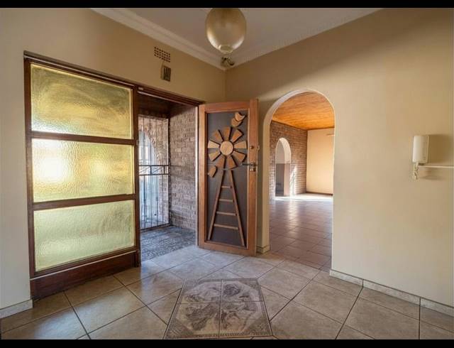 3 BEDROOM HOUSE FOR SALE IN VANDERBIJLPARK SE 6